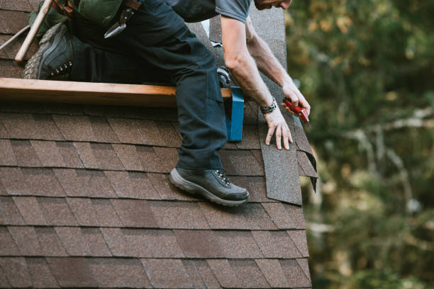 Best Flat Roof Repair Services  in Kewaskum, WI
